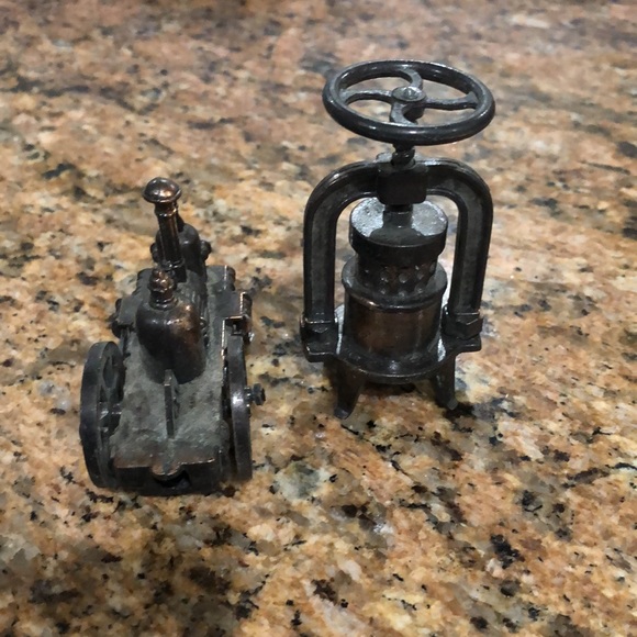 VTG Cast Iron Pencil Sharpener - Picture 9 of 9